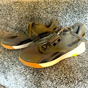 Rebook Lifters Women’s size 7.5 Men’s size 6